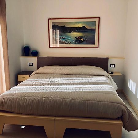 サプリ Brezza Marina Bed & Breakfast エクステリア 写真